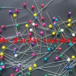 Ace cu gamalie din perle colorate