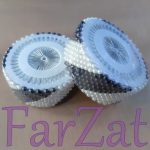 Ace cu gamalie din perle albe si negre - imagine 3