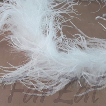 Fular ( boa ) cu pene strut alb