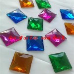 Pietre de cusut patrate de 25mm cod 162