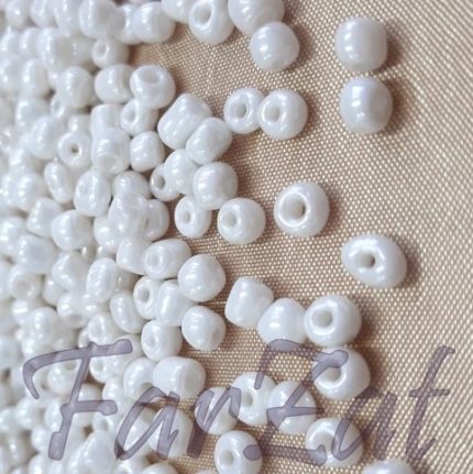 Margele albe 4 mm cod 174