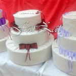 Casuta de bani forma tortul miresei