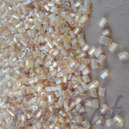 Margele bej cu reflexe 3 mm cod 235