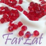 Margele romboide rosii