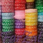 Panglica cu floricele - organza - latime 2.5 cm