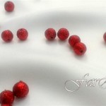 Margele plastic cu sclipici rosu