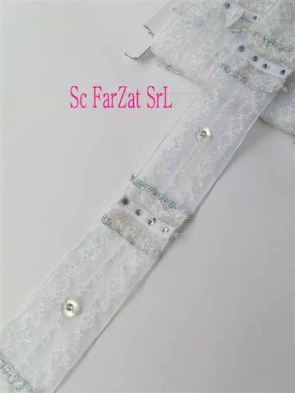 Aplicatie brodata cu strasuri cod 84