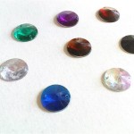 Pietre de cusut rotunde cu aspect gen Swarovski de 16 mm cod 68