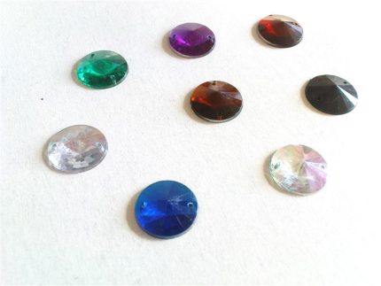 Pietre de cusut rotunde cu aspect gen Swarovski de 16 mm cod 68