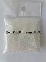 Sclipici alb cu reflexe aurora boreala spre roz