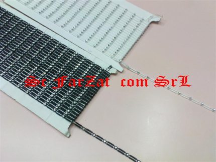 Snur cu strasuri distansate