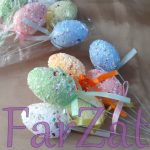 Oua colorate pe betisor