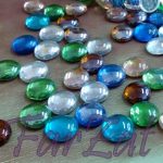 Pietre colorate din sticla