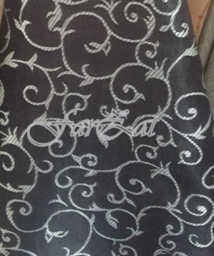 material-brocard-fata-de-masa-cu-fir-argintiu