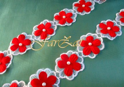 aplicatie forma floare alb-rosu