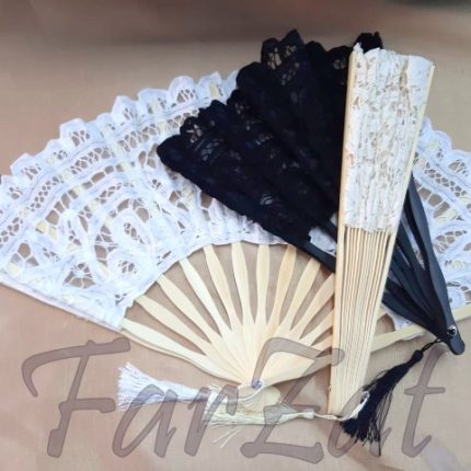 Evantai din lemn cu dantela