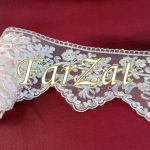 Dantela brodata cu perlute