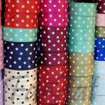 Panglica saten cu buline mari - 4 cm