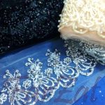 Aplicatie pe tiul cu perle si sclipici