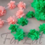 Aplicatie textila cu flori din voal