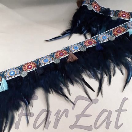 Banda ornamentala cu pene de cocos si ciucuri