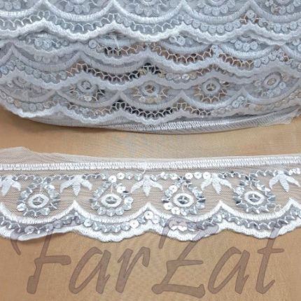 Aplicatie brodata cu paiete - alb