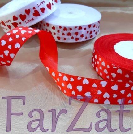 Panglica saten cu inimioare